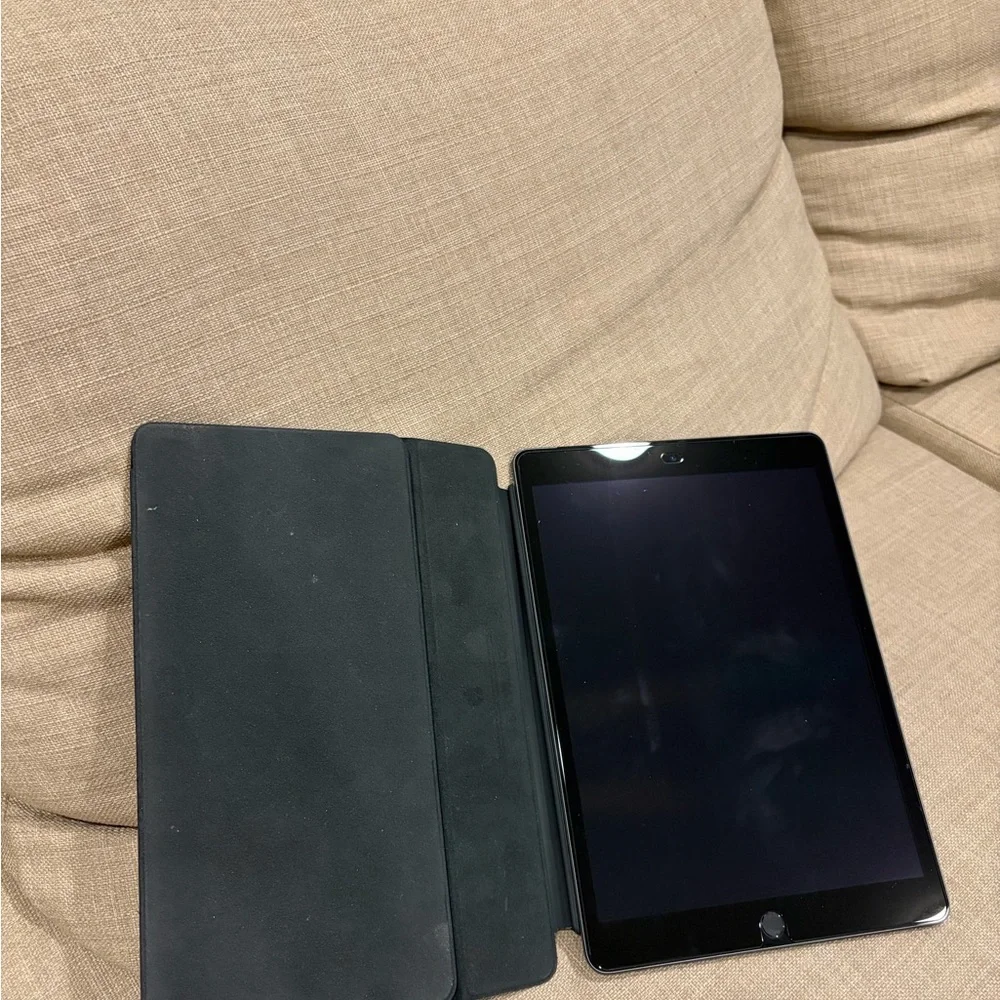Apple Tablet - Sleek Gray Finish